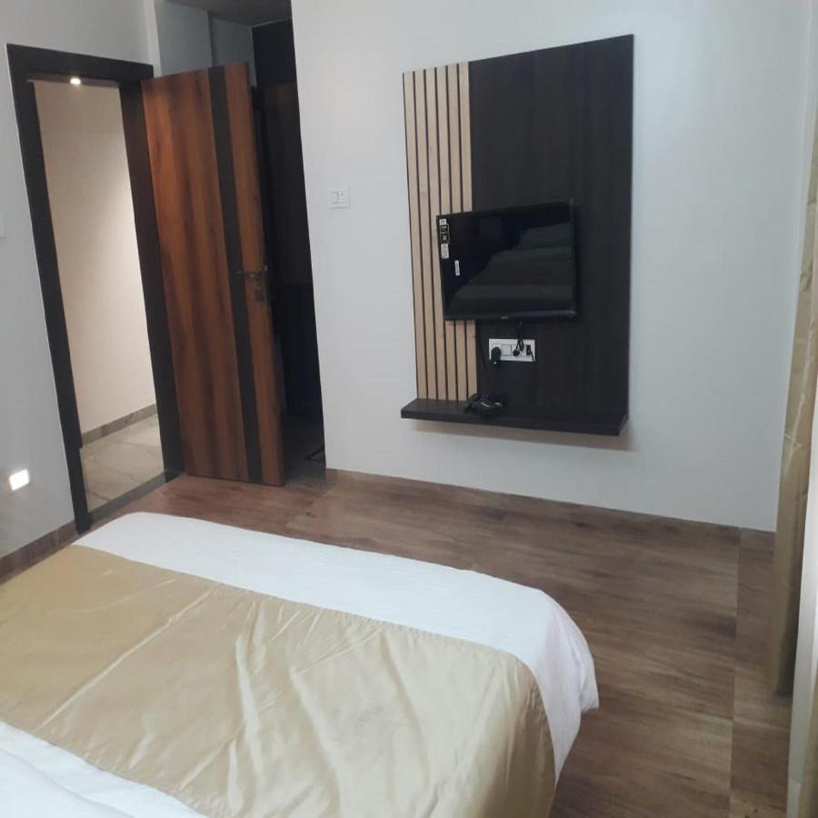 Hotel Shiv Sangram أحمدناغار المظهر الخارجي الصورة