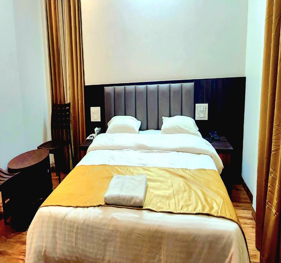Hotel Shiv Sangram أحمدناغار المظهر الخارجي الصورة