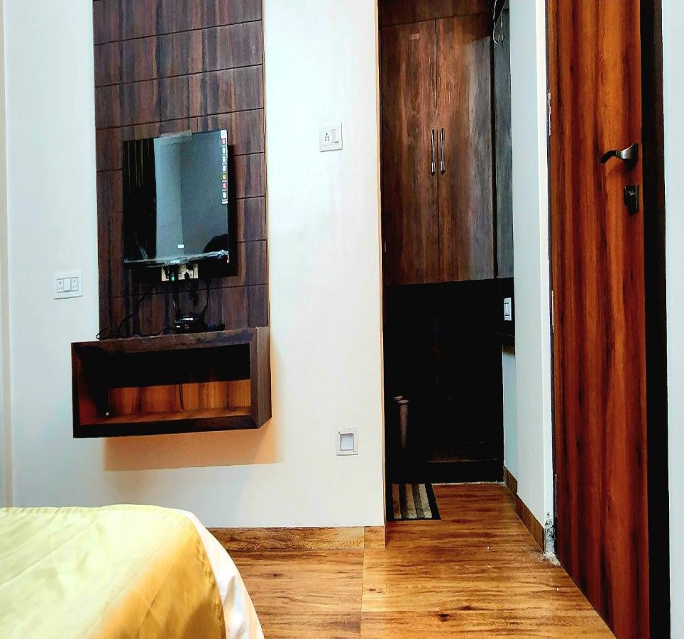 Hotel Shiv Sangram أحمدناغار المظهر الخارجي الصورة